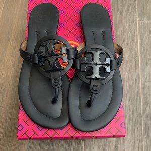 ***Authentic*** Tory Burch Navy Miller 2 Sz 8.5